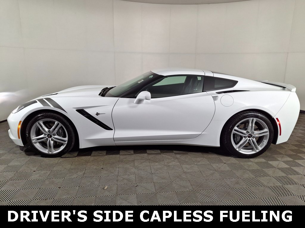 2017 Chevrolet Corvette Stingray 1LT photo 3