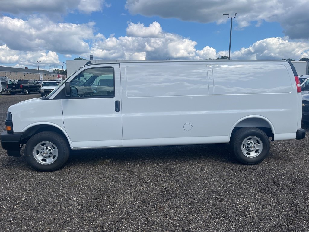 2025 Chevrolet Express Cargo 3500 Van photo 2
