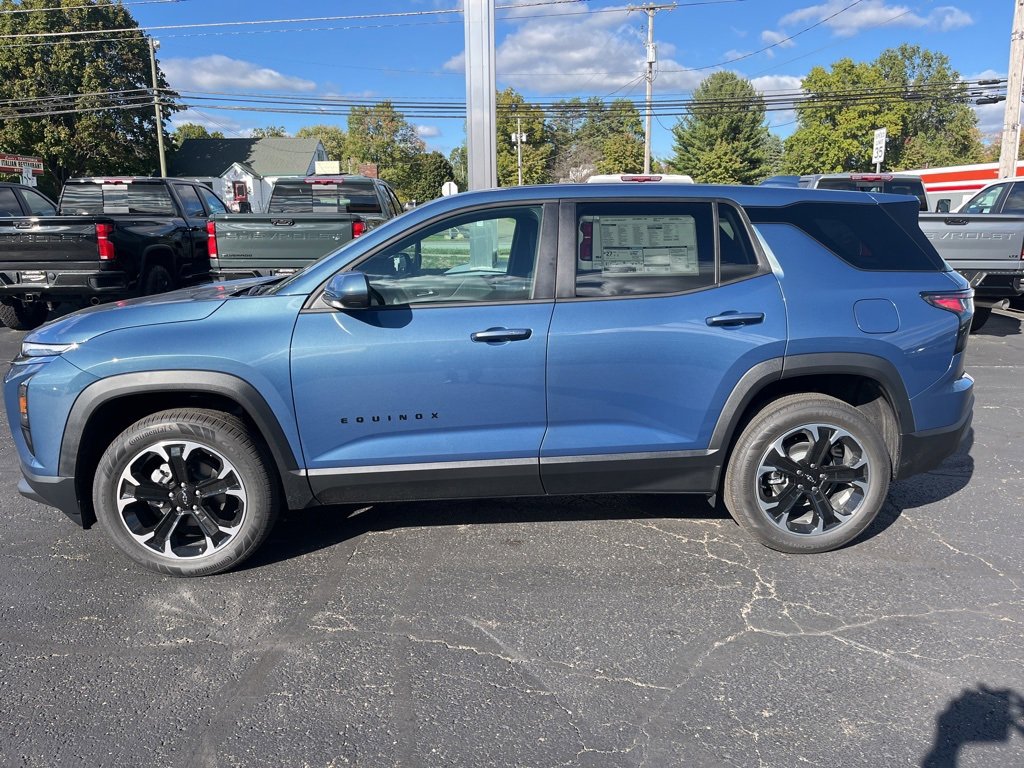 2026 Chevrolet Equinox LT photo 2