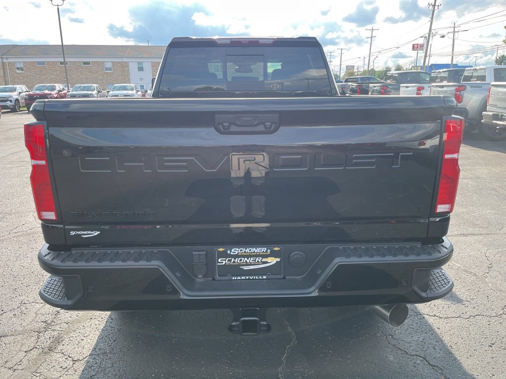 2025 Chevrolet Silverado 2500HD LT photo 4