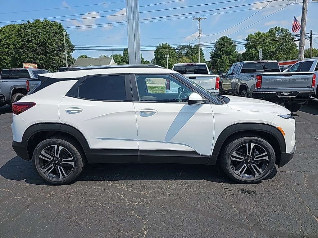 2026 Chevrolet Trailblazer LT photo 3