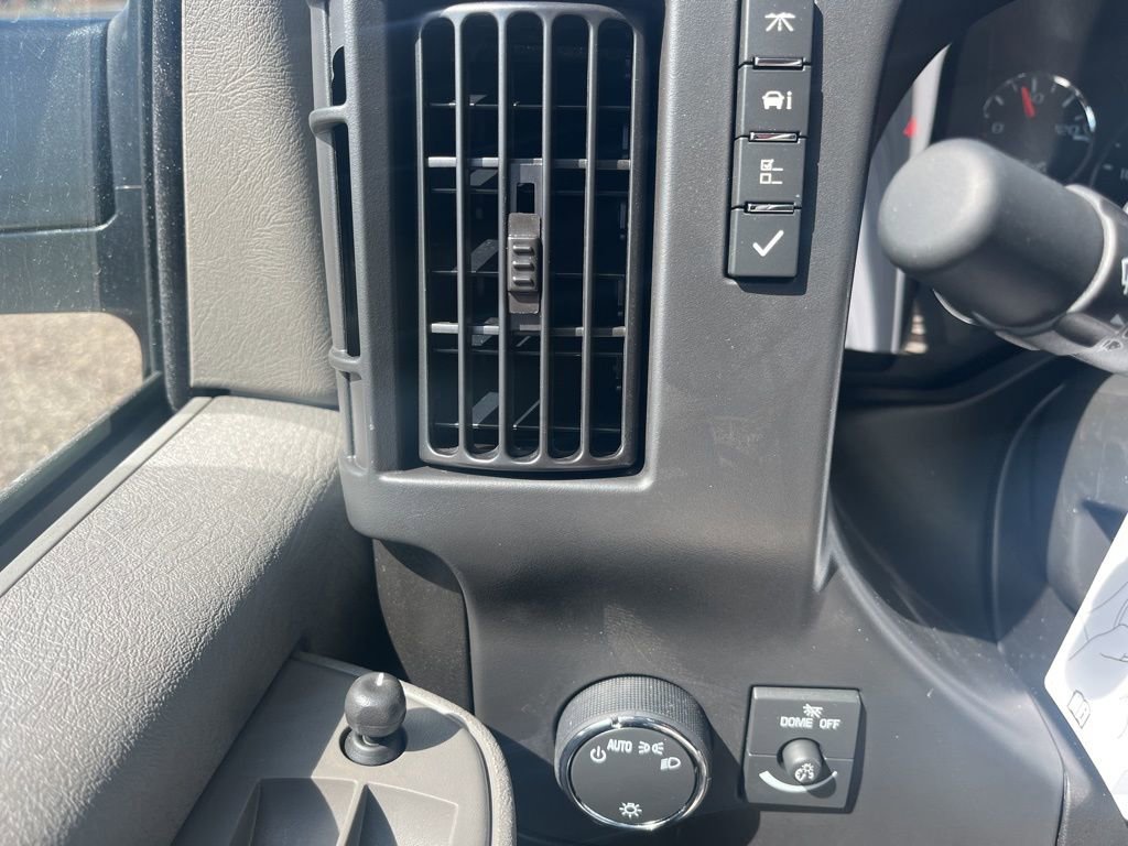2025 Chevrolet Express Cargo Work Van - Photo 18