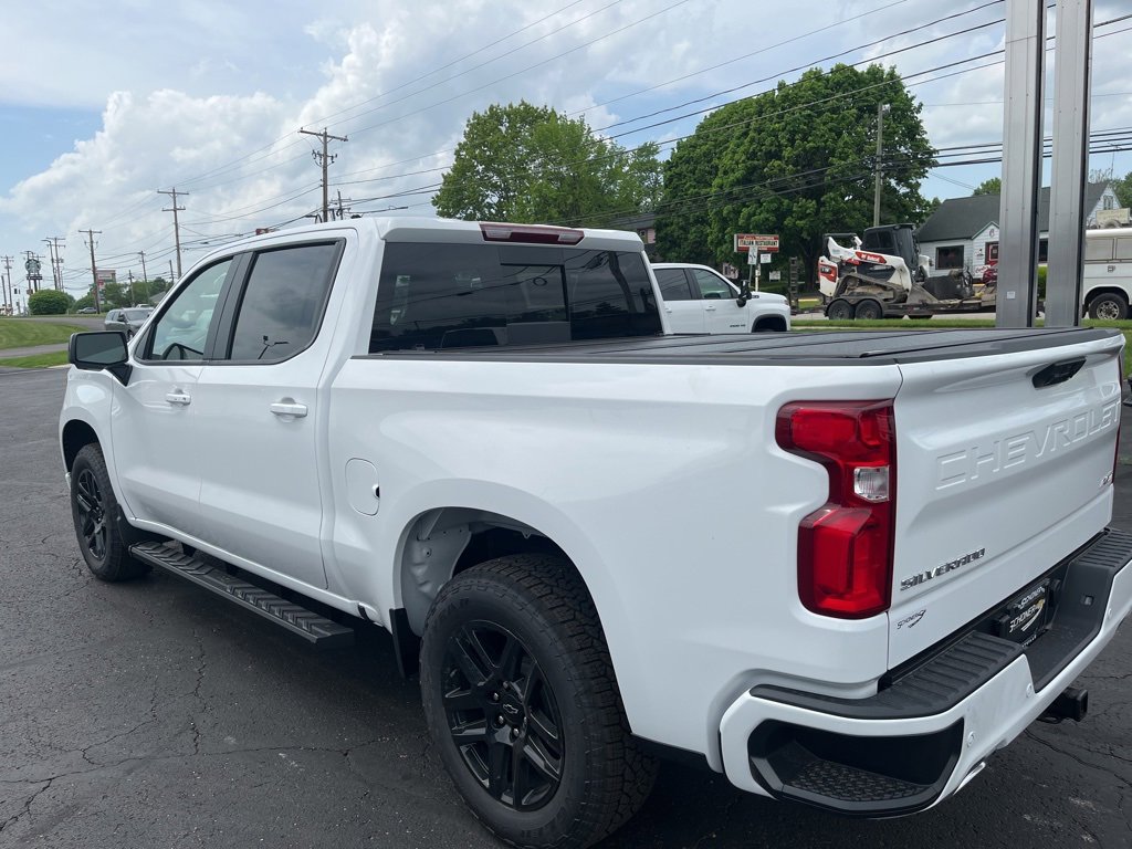 2025 Chevrolet Silverado 1500 RST photo 2