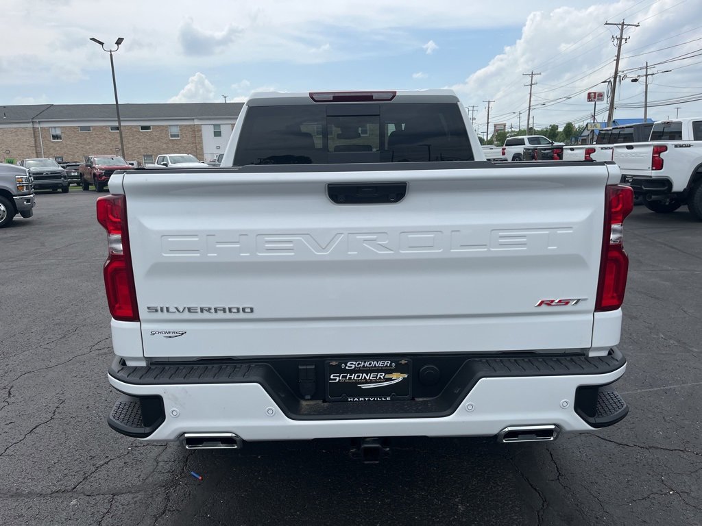 2025 Chevrolet Silverado 1500 RST photo 3