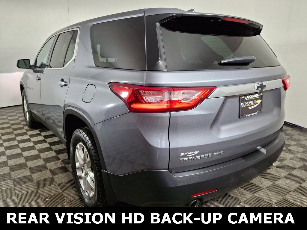 2021 Chevrolet Traverse LS photo 2