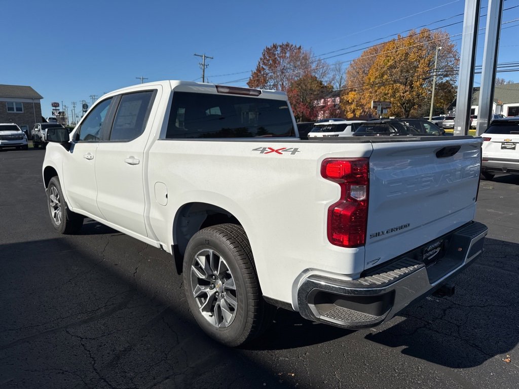 2025 Chevrolet Silverado 1500 LT photo 2