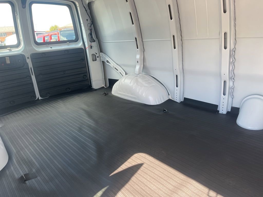 2025 Chevrolet Express Cargo Work Van - Photo 12