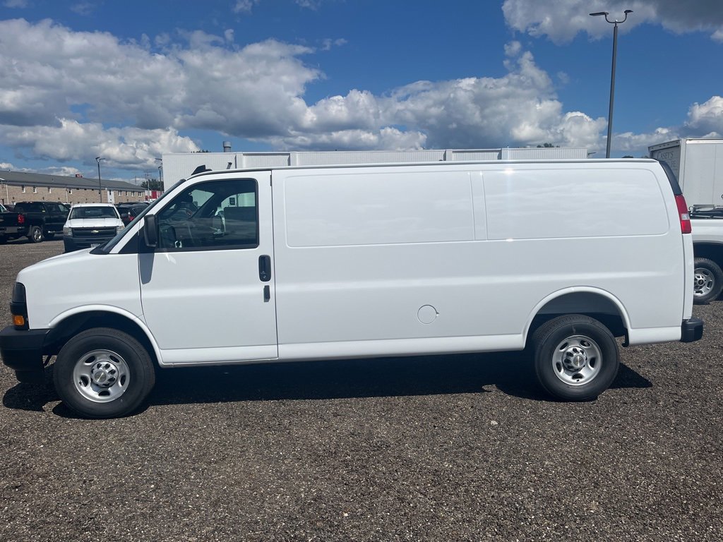2025 Chevrolet Express Cargo 3500 Van photo 2
