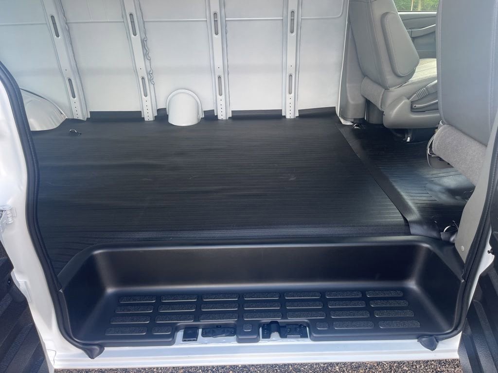 2025 Chevrolet Express Cargo Work Van - Photo 9