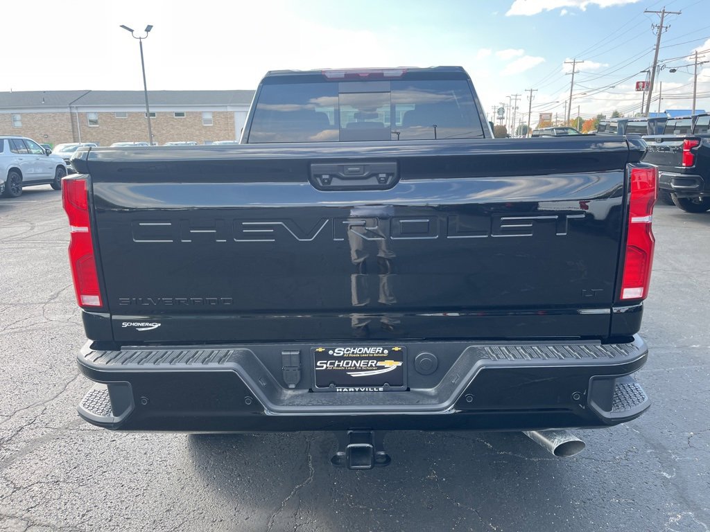 2025 Chevrolet Silverado 2500HD LT photo 4