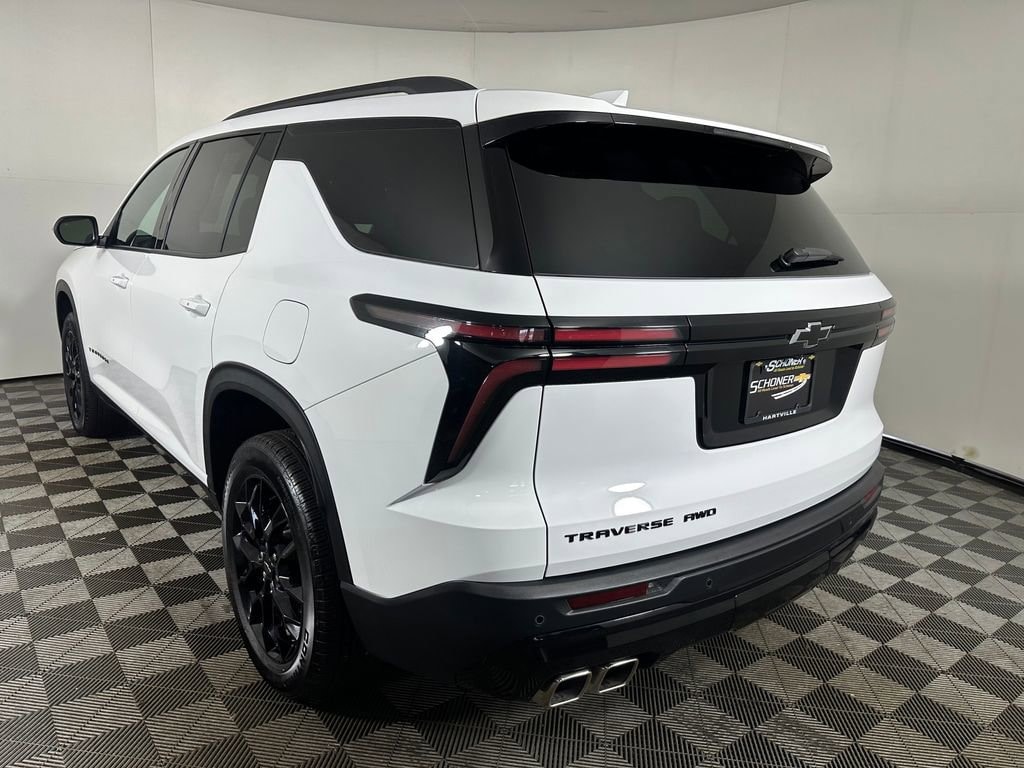 Used 2025 Chevrolet Traverse LT SUV