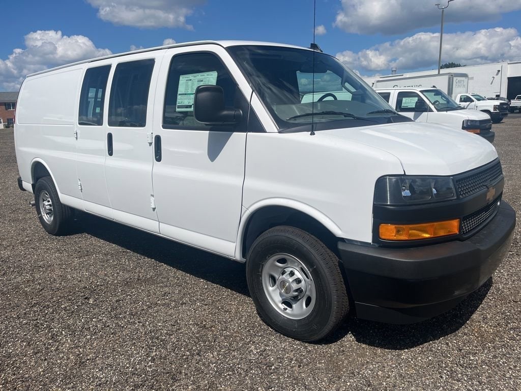 2025 Chevrolet Express Cargo Work Van - Photo 13