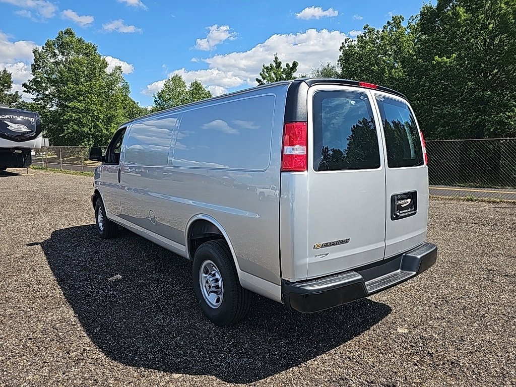 2025 Chevrolet Express Cargo 2500 Van photo 3