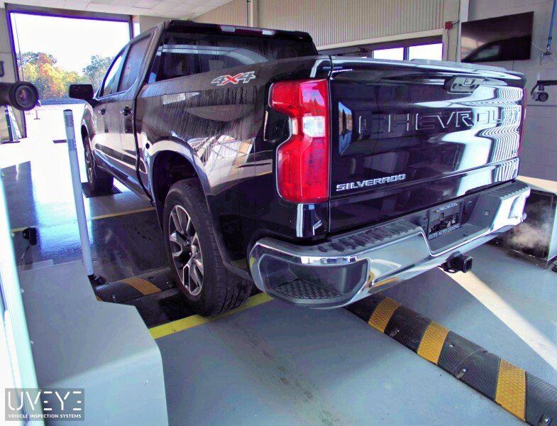 2022 Chevrolet Silverado 1500 LT photo 2