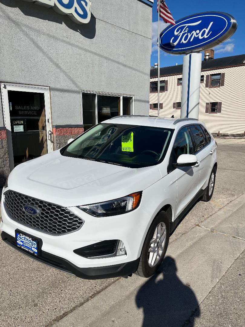2024 Ford Edge SEL photo 2