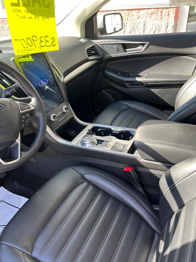 2024 Ford Edge SEL photo 3