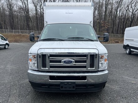 2025 Ford E-Series Cutaway Box Dry Freight