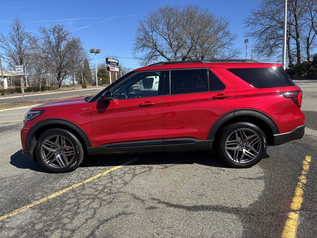 Certified 2025 Ford Explorer ST-Line ST-Line 4WD