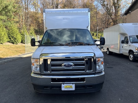 2025 Ford E-Series Cutaway Box Dry Freight