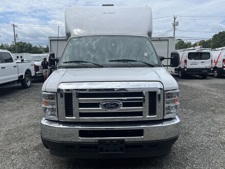 2025 Ford E-Series Cutaway Box Utility E-350 SRW 158 WB