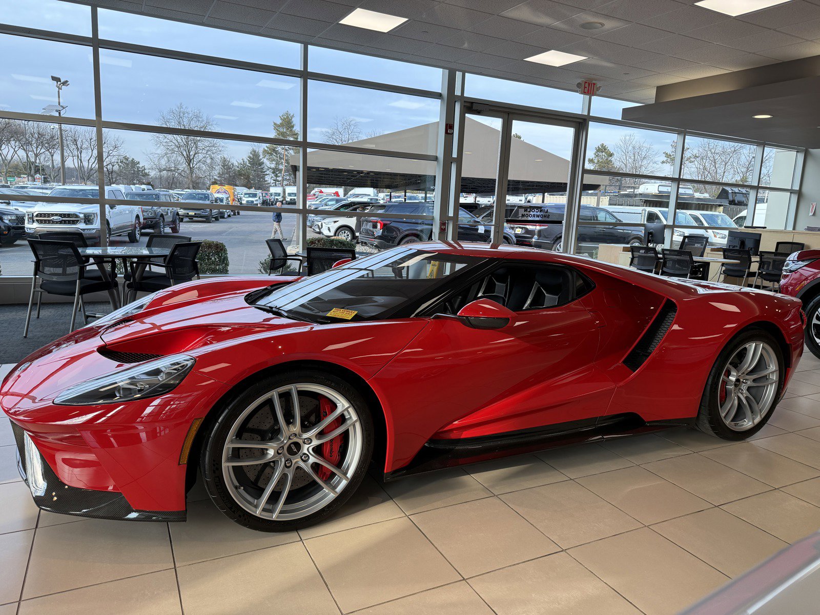 2017 Ford GT - Photo 3