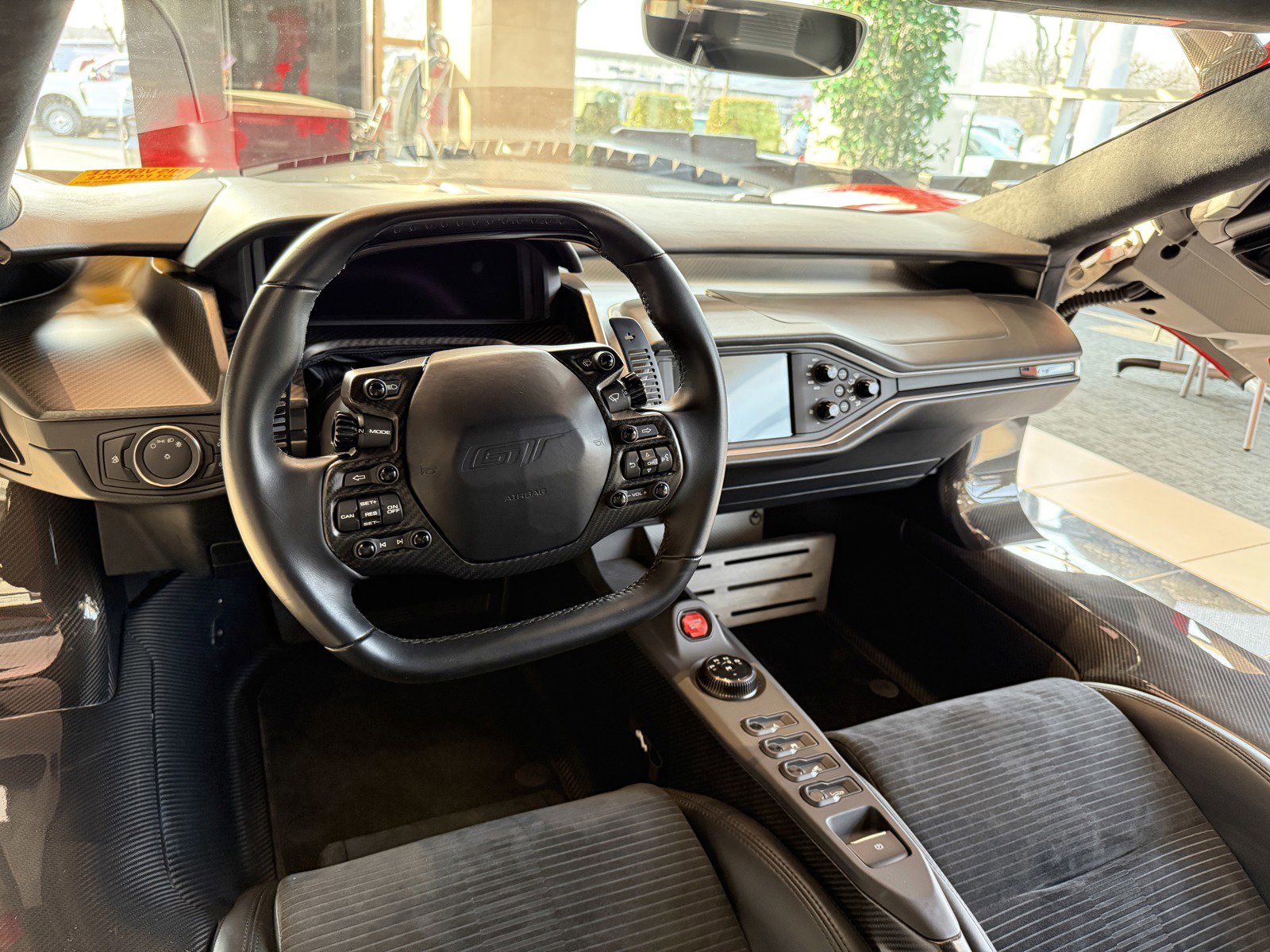 2017 Ford GT - Photo 10