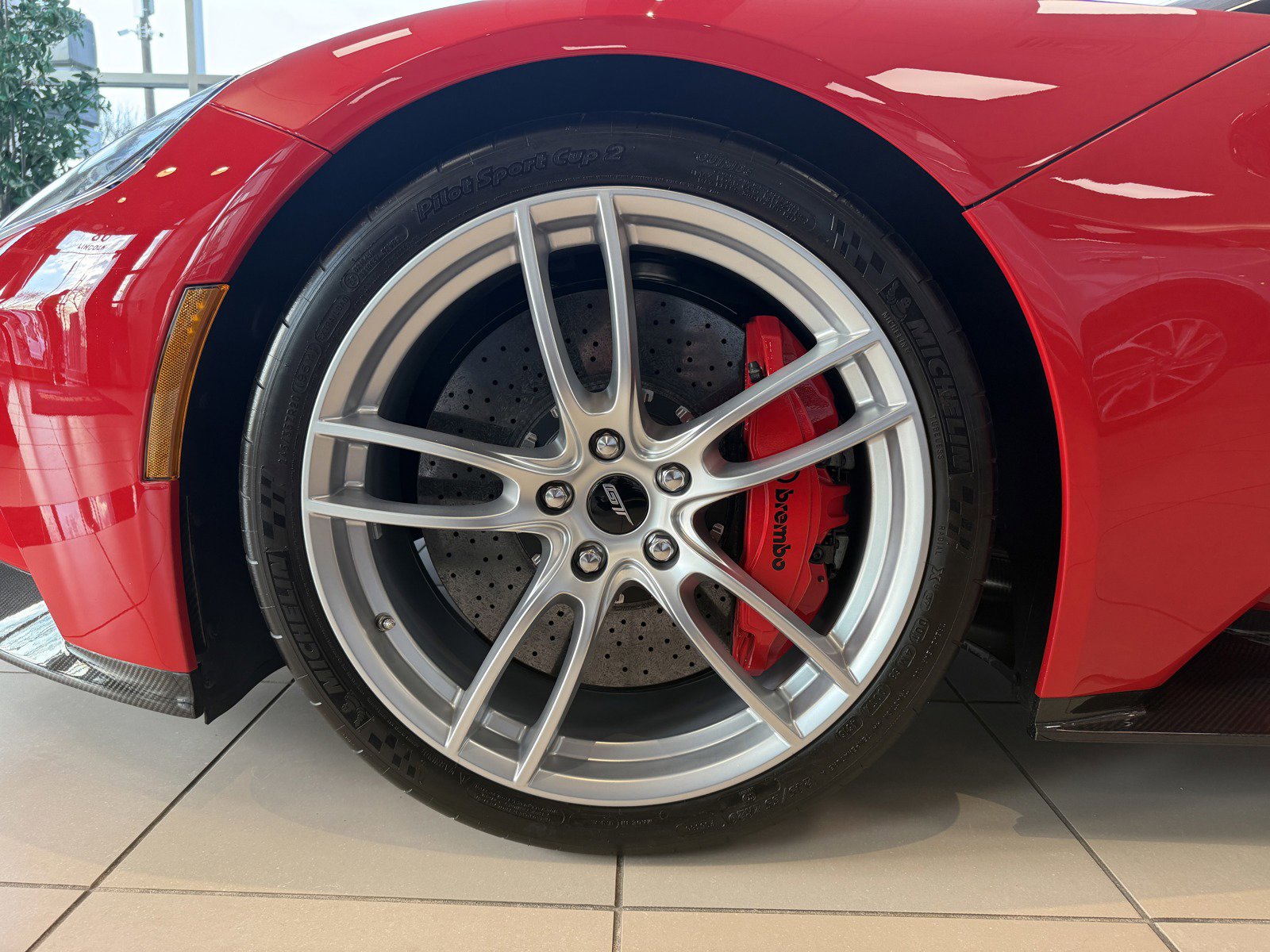 2017 Ford GT - Photo 16