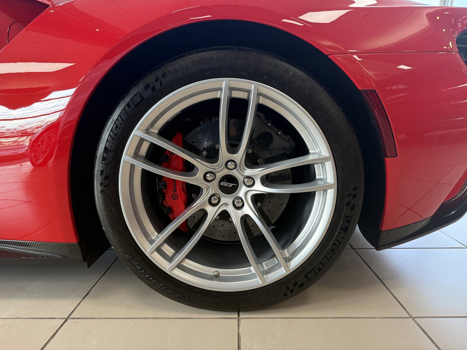 2017 Ford GT - Photo 17