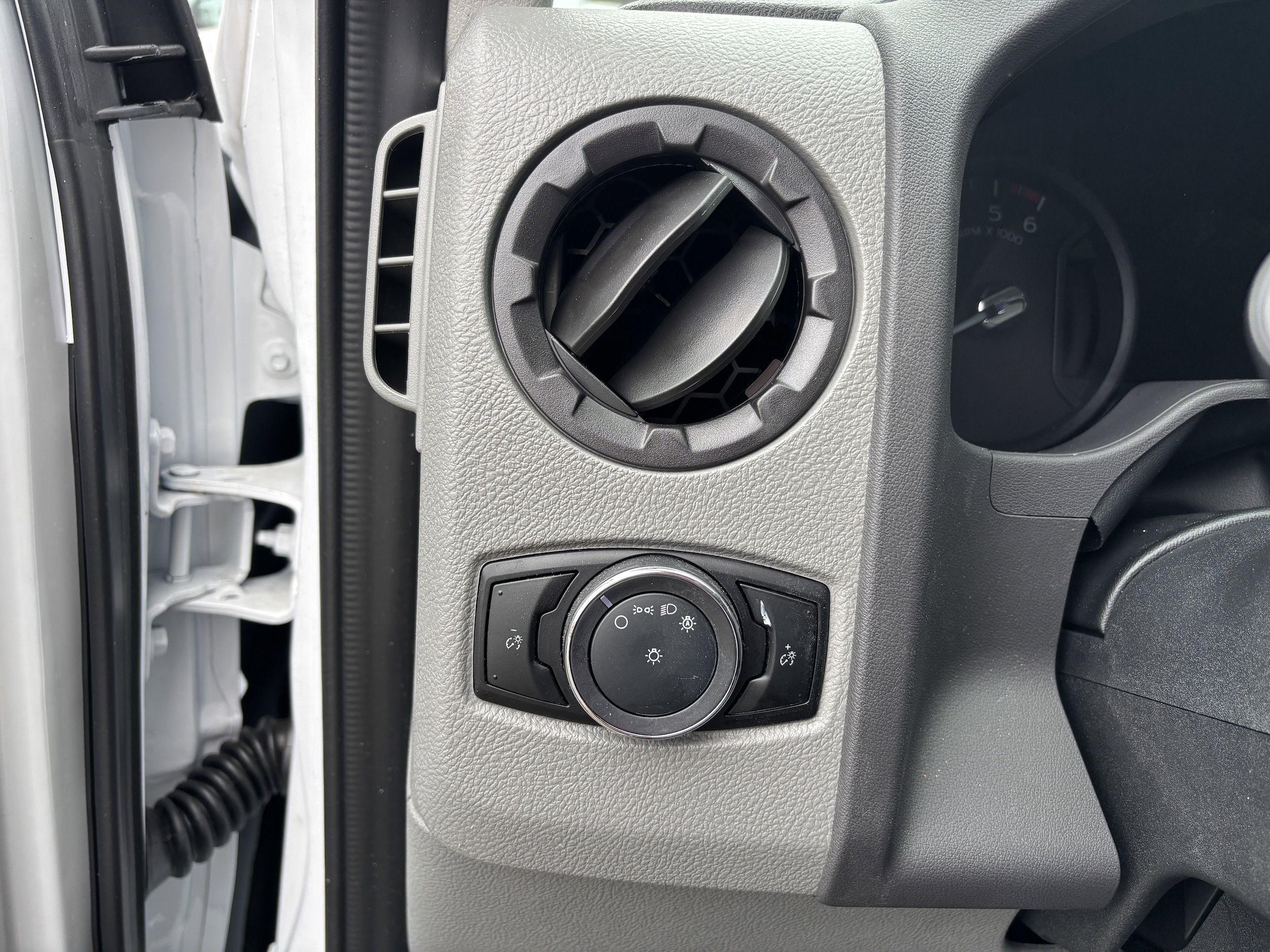 2026 Ford E-Series Cutaway Base - Photo 16