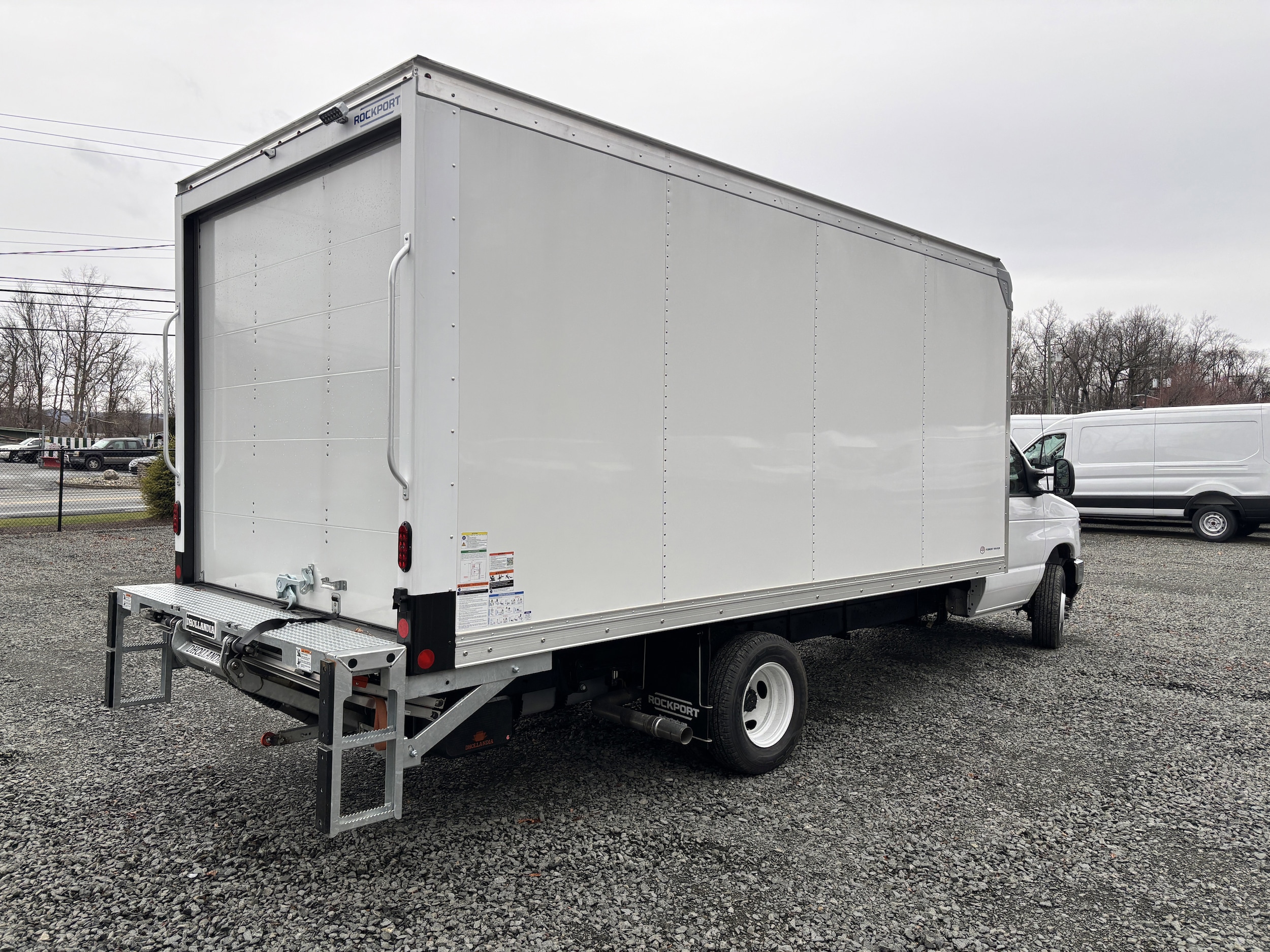 2026 Ford E-Series Cutaway Base - Photo 9