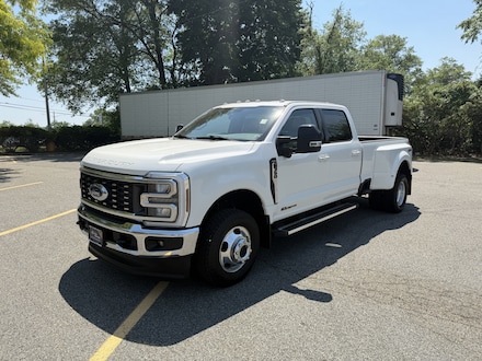 2024 Ford Super Duty F-350 DRW LARIAT LARIAT 4WD Crew Cab 8 Box