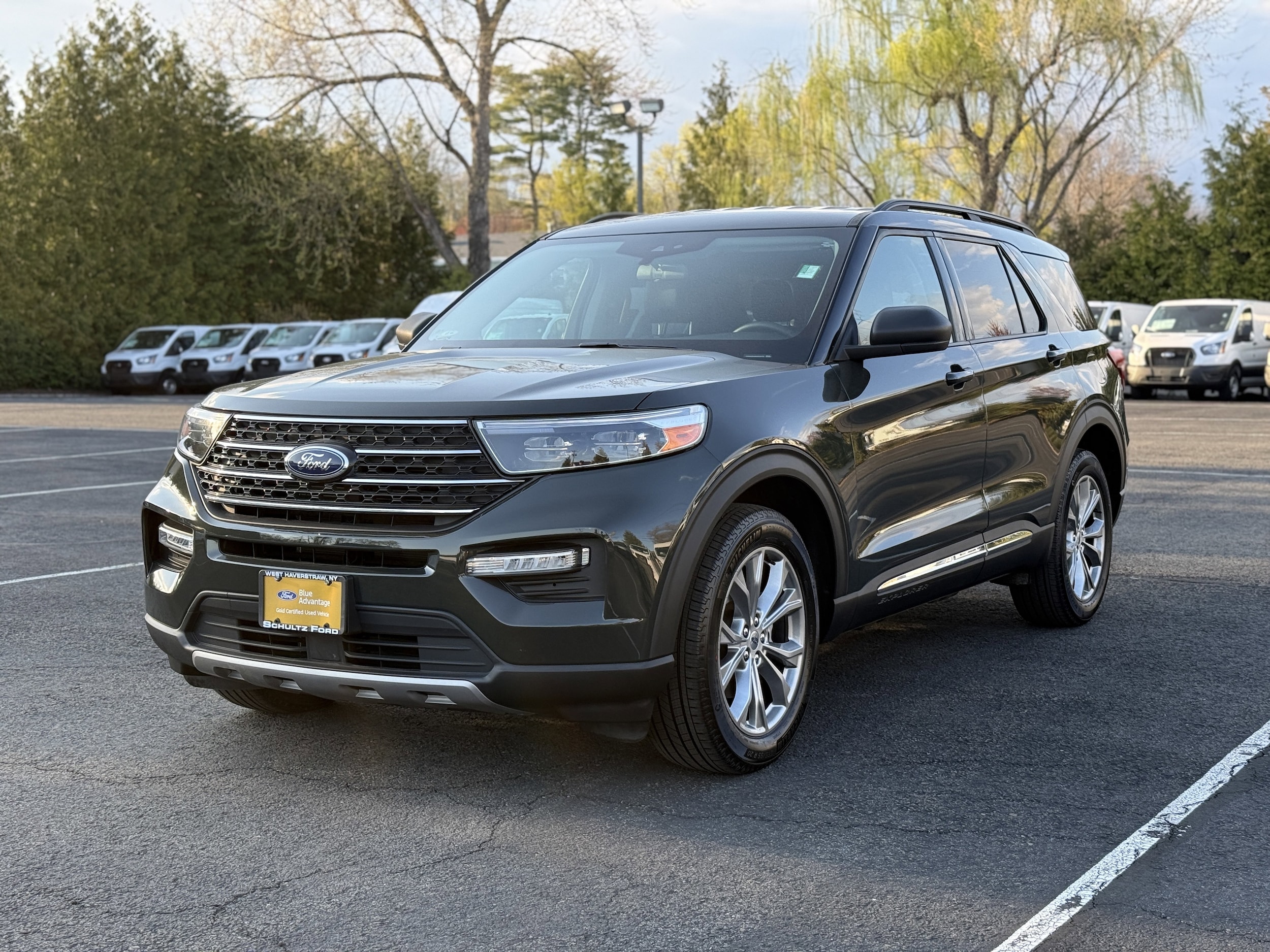 2022 Ford Explorer XLT 4WD's photo
