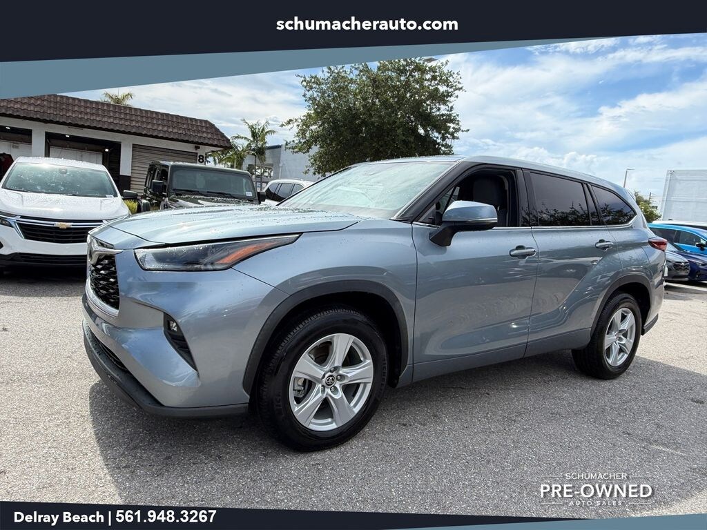 Used 2021 Toyota Highlander LE SUV