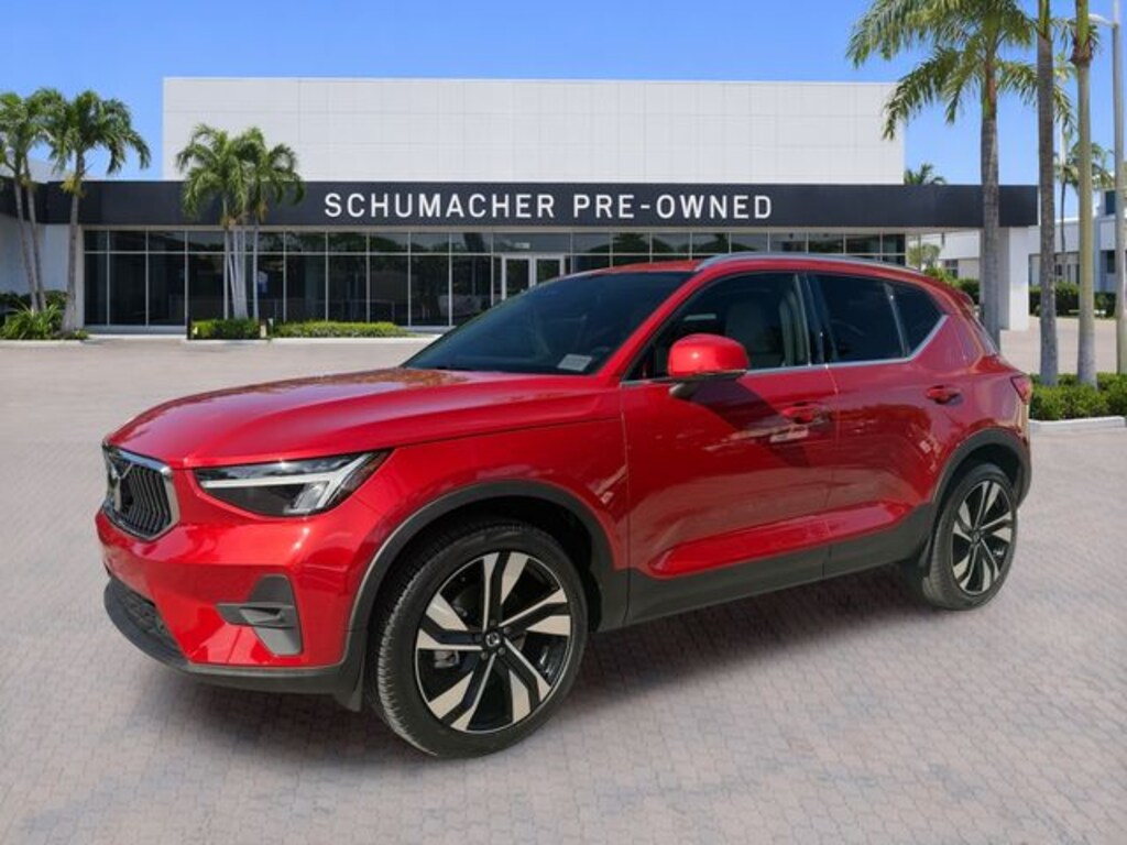 Used 2023 Volvo XC40 B5 AWD Plus Bright SUV
