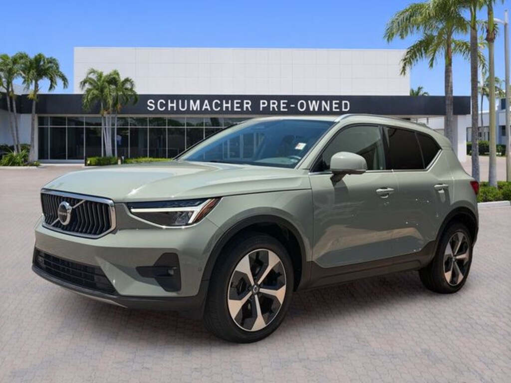 Certified 2024 Volvo XC40 B5 Plus Bright SUV