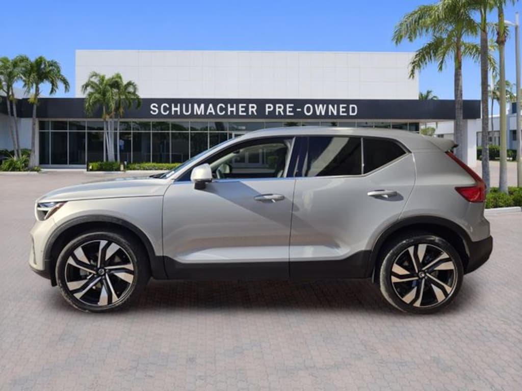Certified 2023 Volvo XC40 B5 AWD Plus Bright SUV