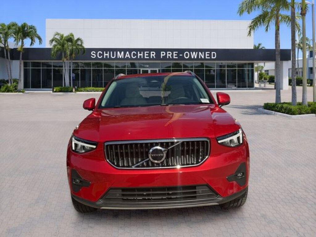 Used 2023 Volvo XC40 B5 AWD Plus Bright SUV