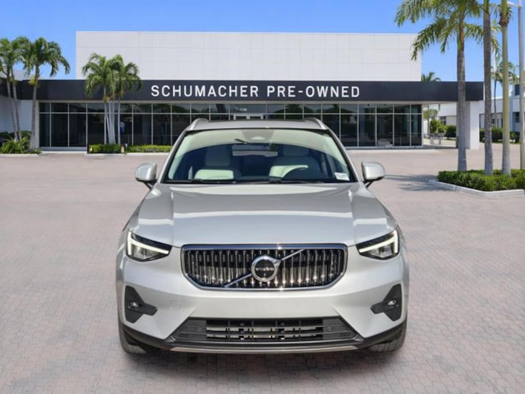 Certified 2023 Volvo XC40 B5 AWD Plus Bright SUV