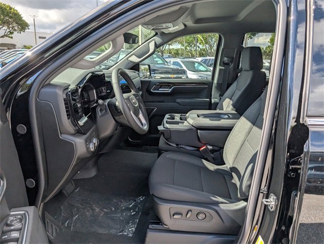 2026 GMC Sierra SLE's photo