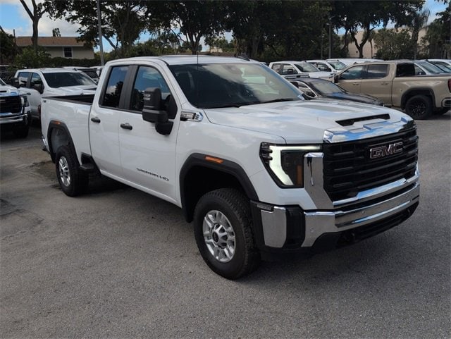 2025 GMC Sierra 2500HD Pro's photo