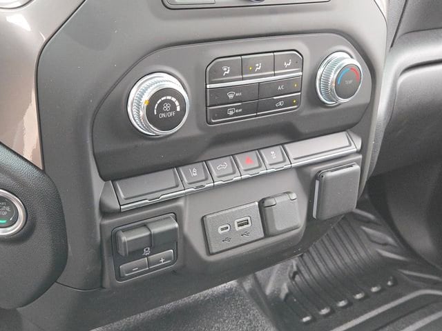2025 GMC Sierra 3500HD Pro - Photo 12