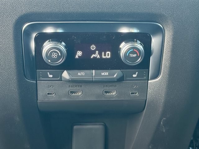 2026 GMC Yukon Denali - Photo 15