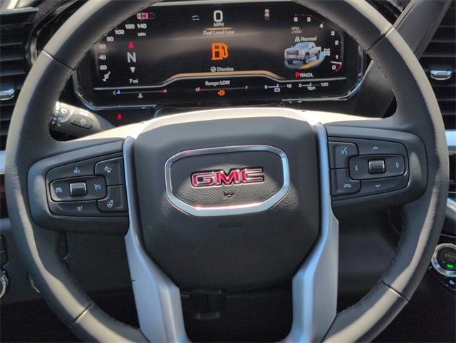 2025 GMC Sierra SLT's photo