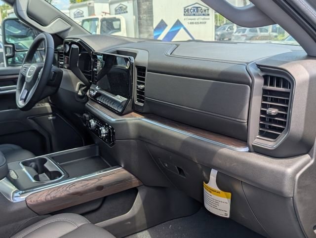2025 GMC Sierra 2500HD SLT - Photo 18