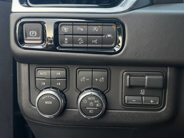 2026 GMC Yukon Denali - Photo 22