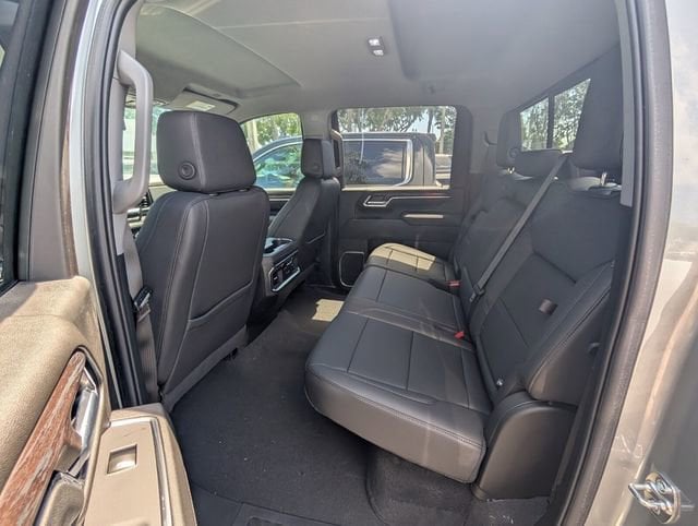 2025 GMC Sierra 2500HD SLT - Photo 13