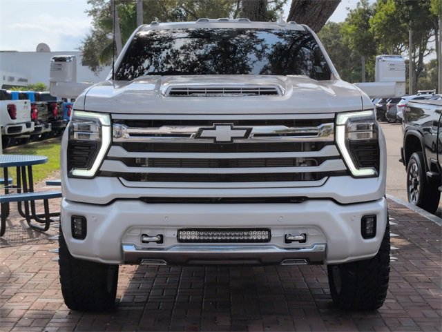 2024 Chevrolet Silverado 3500HD High Country photo 3
