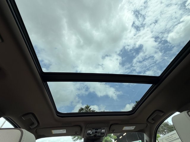 2027 GMC Yukon Denali - Photo 21