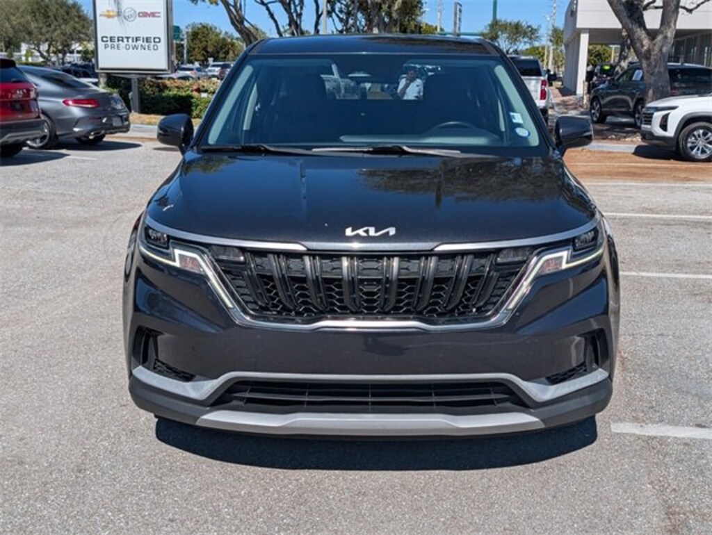 Used 2023 Kia Carnival LX