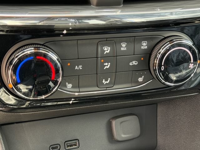 2026 Buick Encore GX Sport Touring - Photo 18